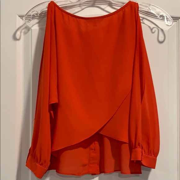 Crimson color blouse - Picture 6 of 7